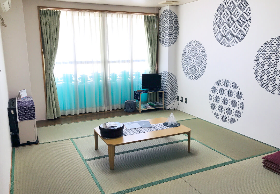 西こぎん装飾の宿泊ルーム